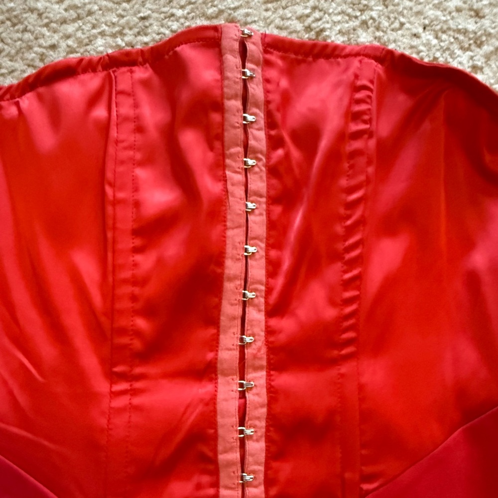 PrettyLittleThing Red Off-Shoulder Mini Dress - Picture 3 of 6